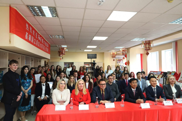 Нагородження переможців і учасників конкурсу перекладу з китайської мови